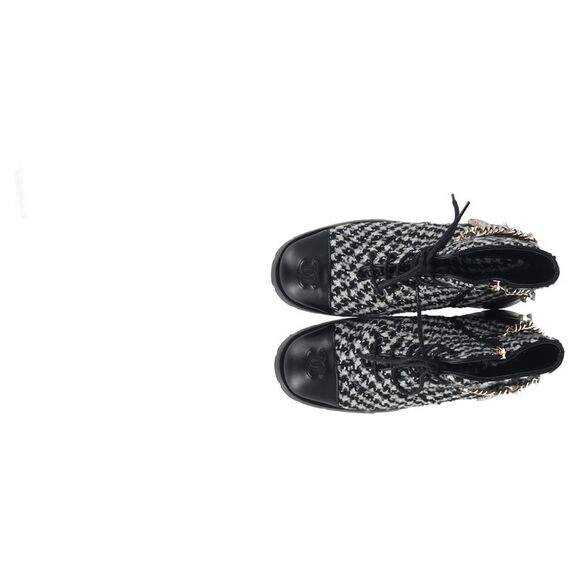 Chanel Interlocking CC Logo Tweed Patterned Combat Boots in Black and White - Picture 11 of 12